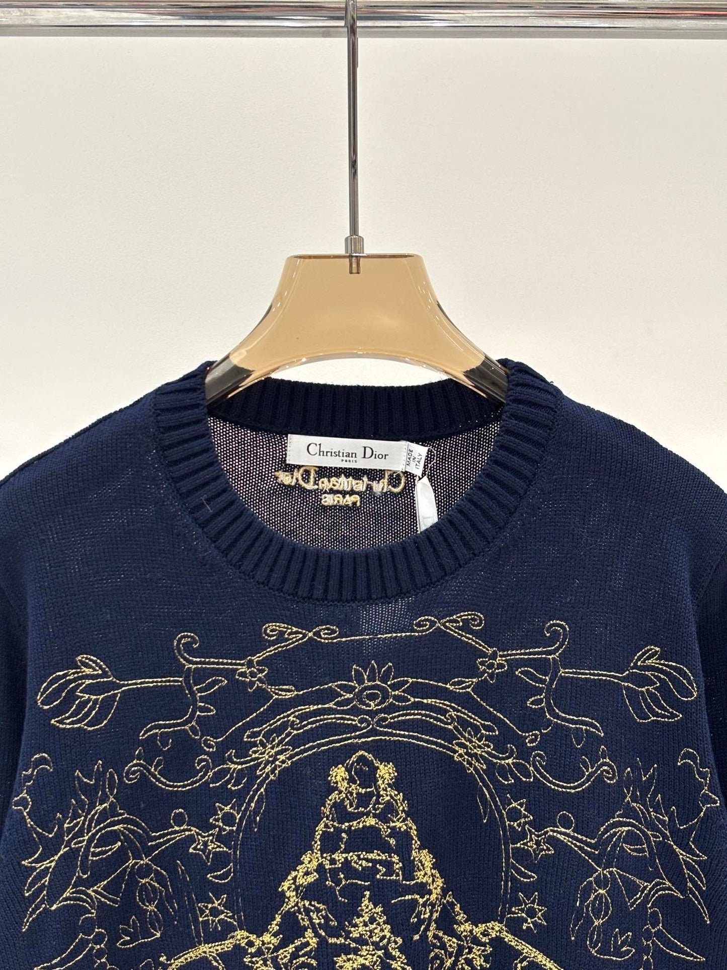 25 Round Neck Embroidered Simple Loose Knit Top