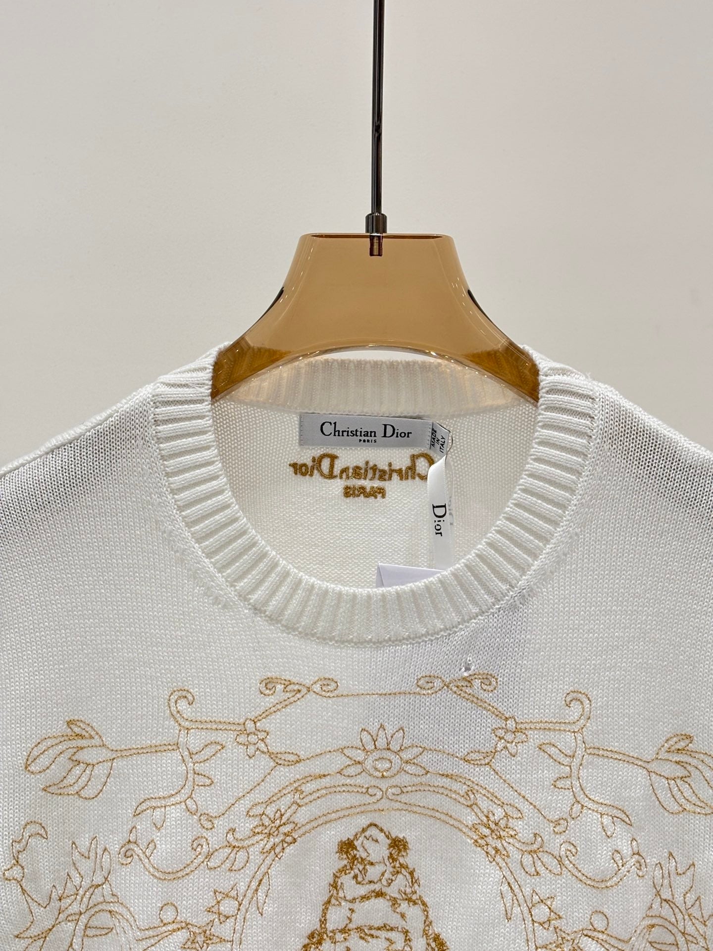 25 Round Neck Embroidered Simple Loose Knit Top