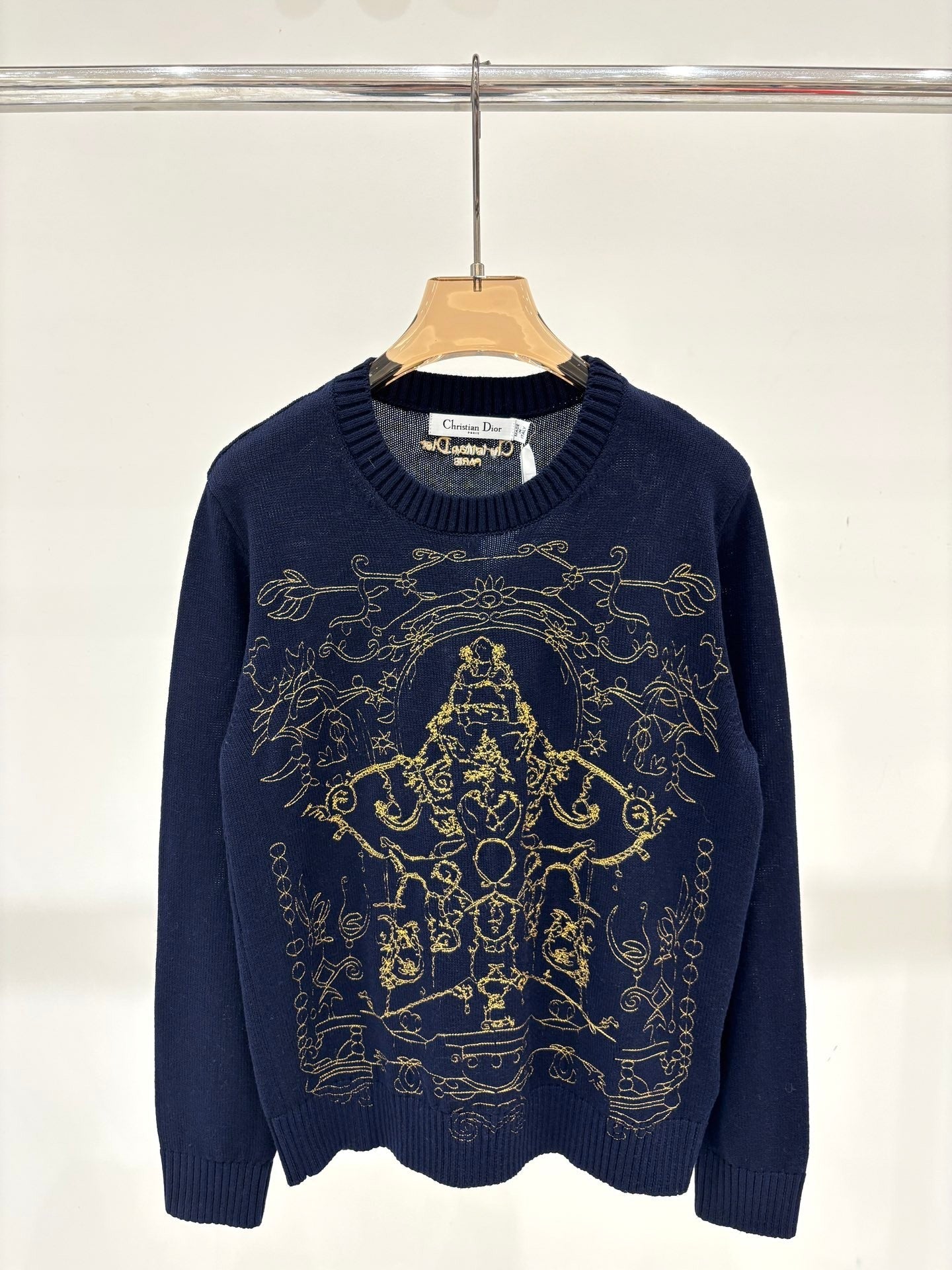 25 Round Neck Embroidered Simple Loose Knit Top