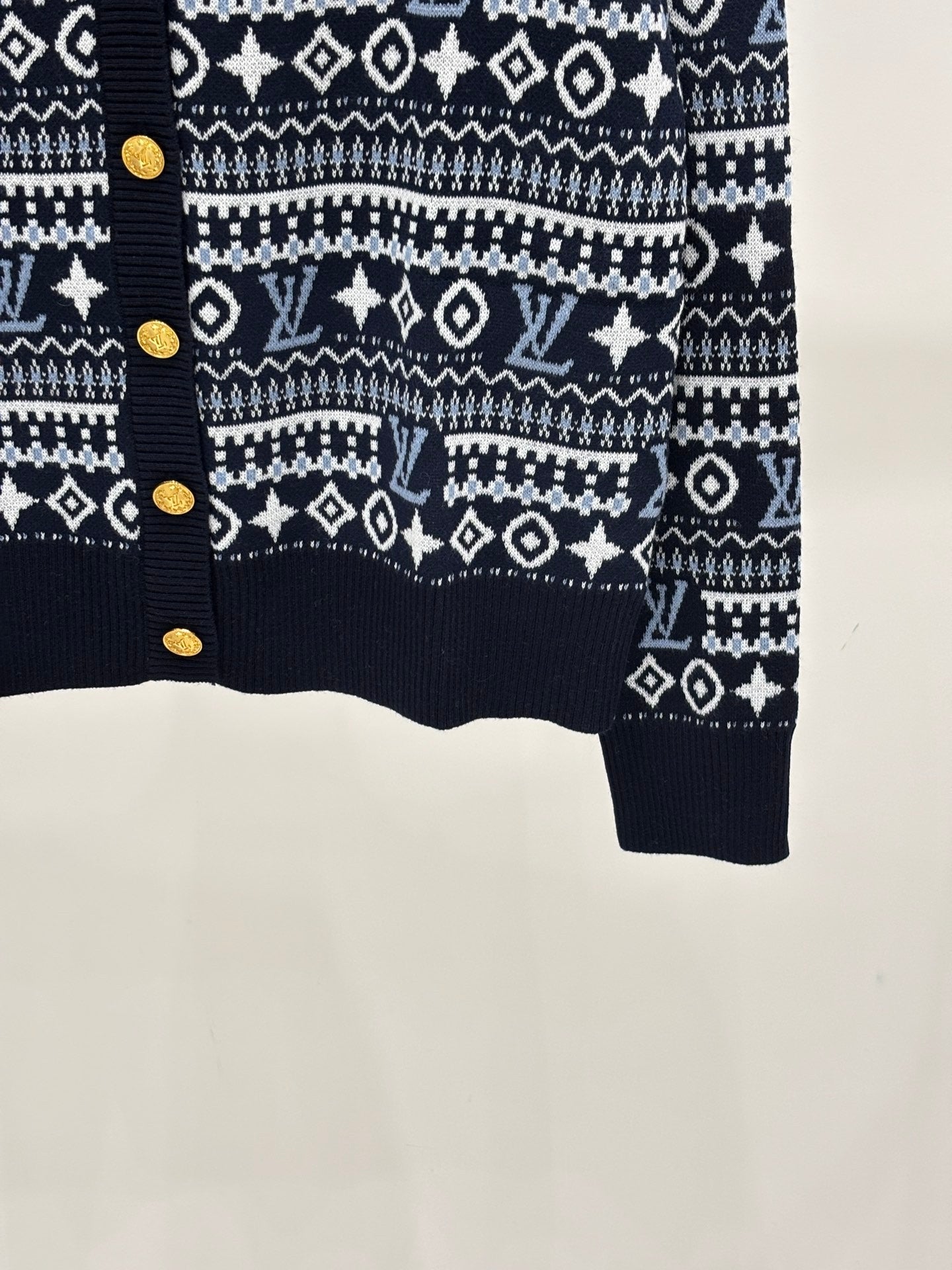 25 Early Autumn New Retro Casual Cardigan
