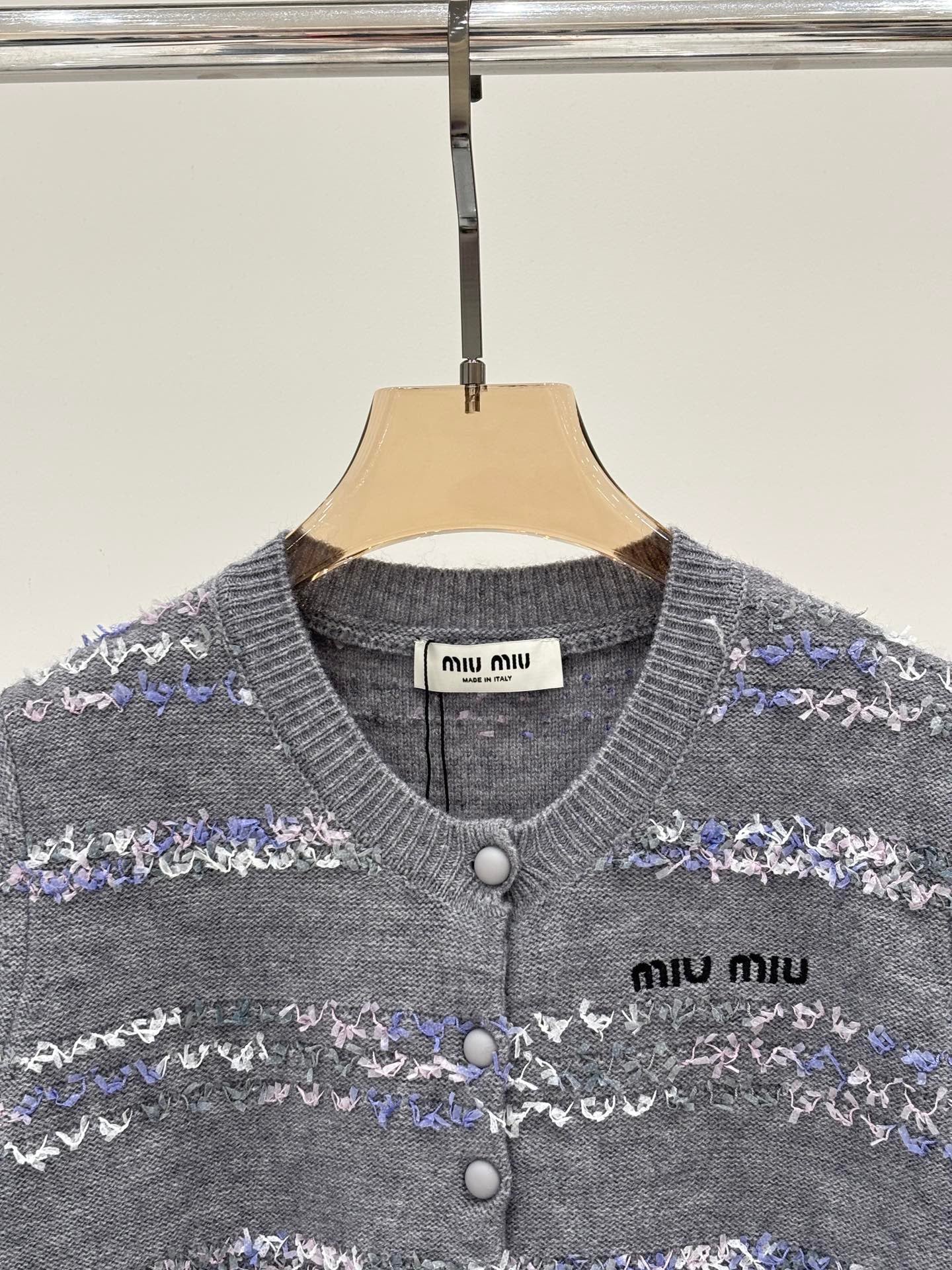 New round neck contrast stripe word logo embroidered knitted cardigan