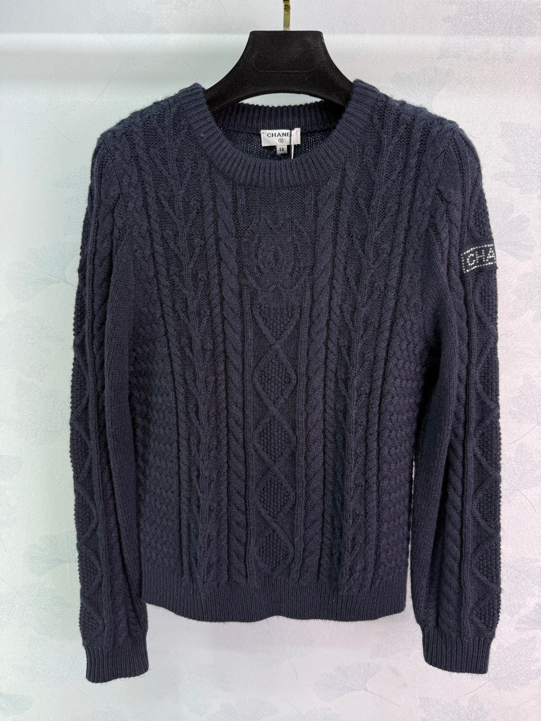 Knitted crew neck pullover
