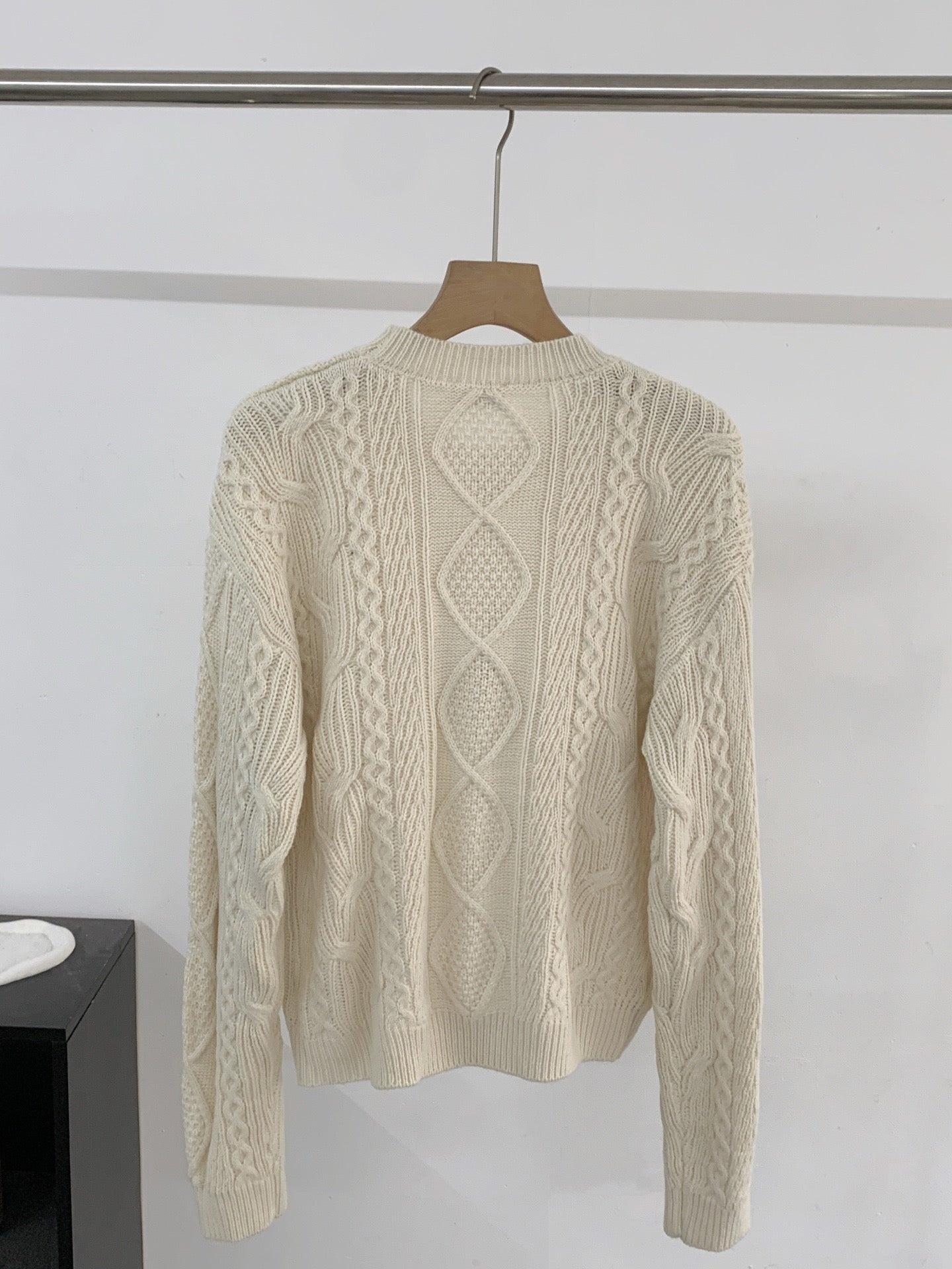 25FW women’s twisted rope twist knitted crew neck sweater