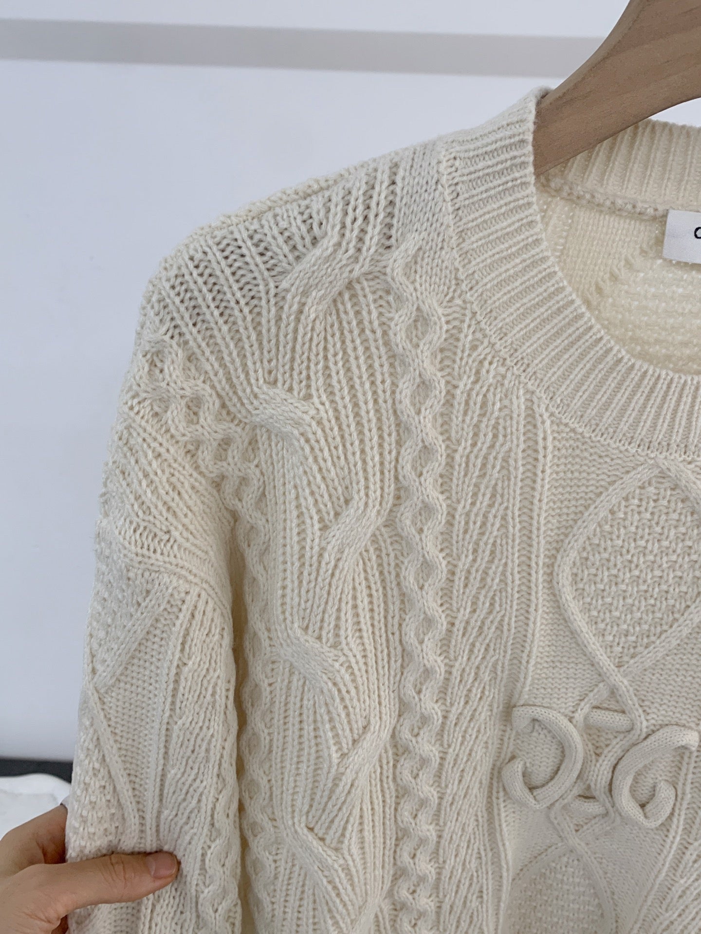 25FW women’s twisted rope twist knitted crew neck sweater