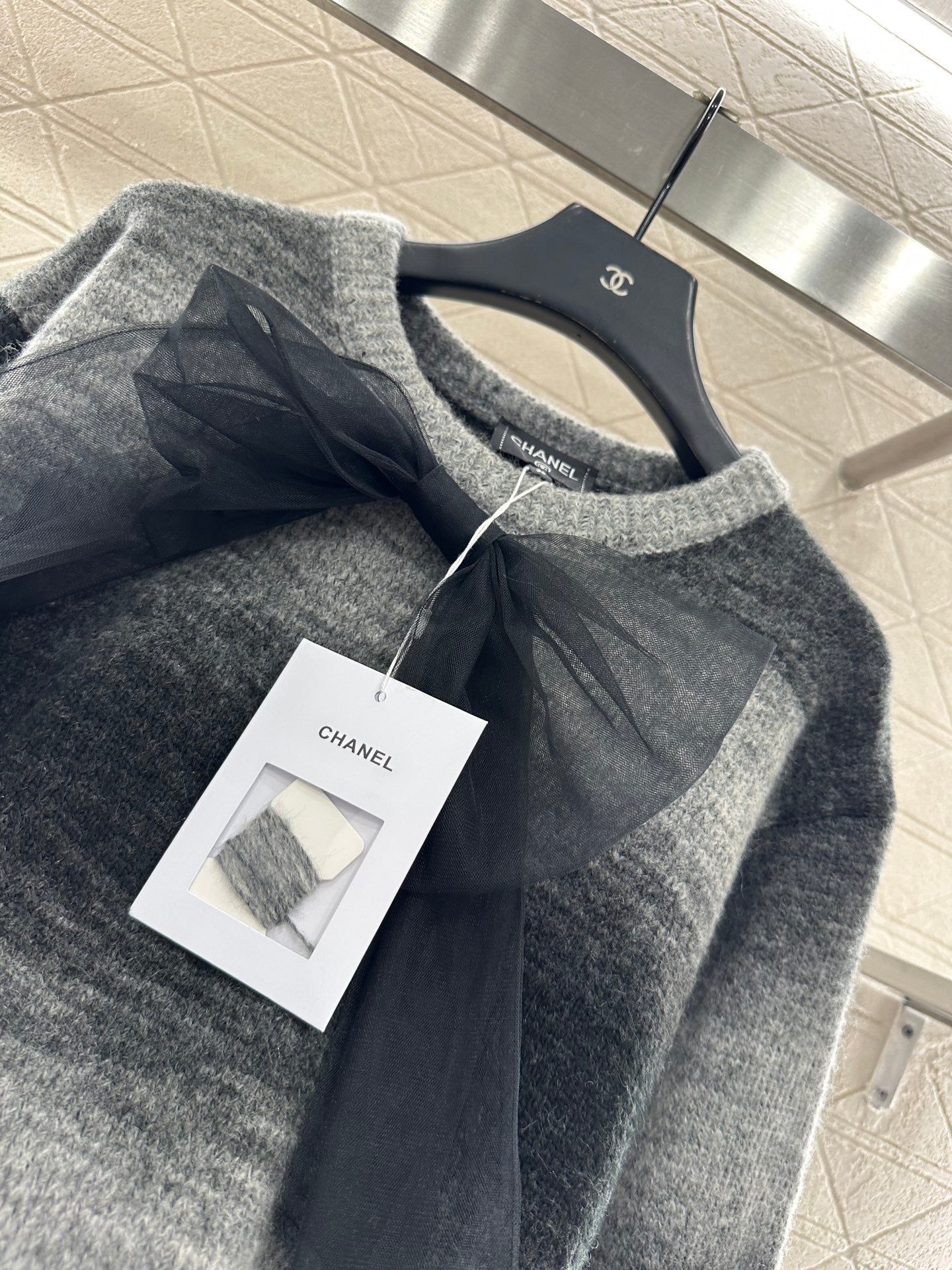 25FW New Mesh Butterfly Round Neck Sweater