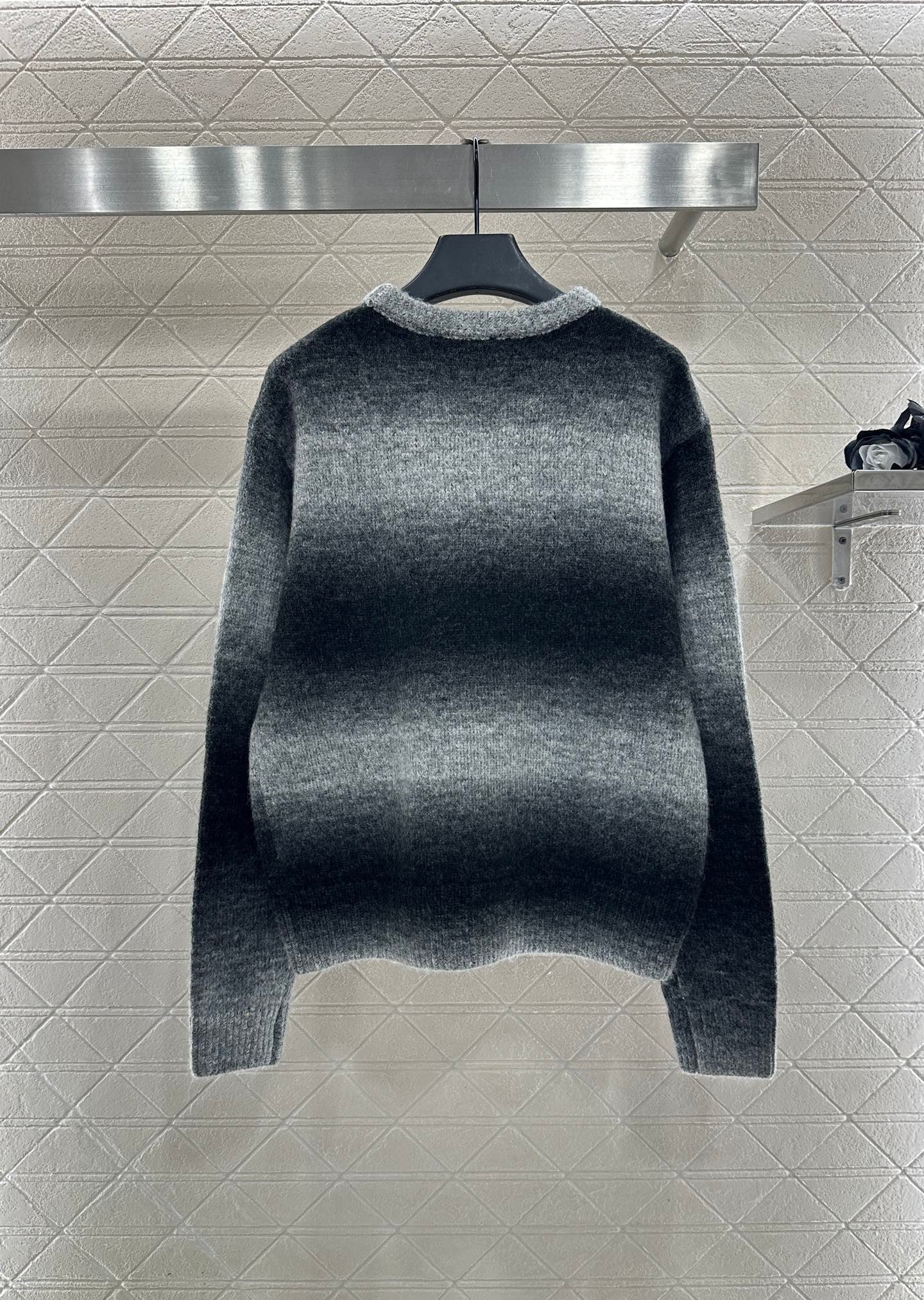 25FW New Mesh Butterfly Round Neck Sweater