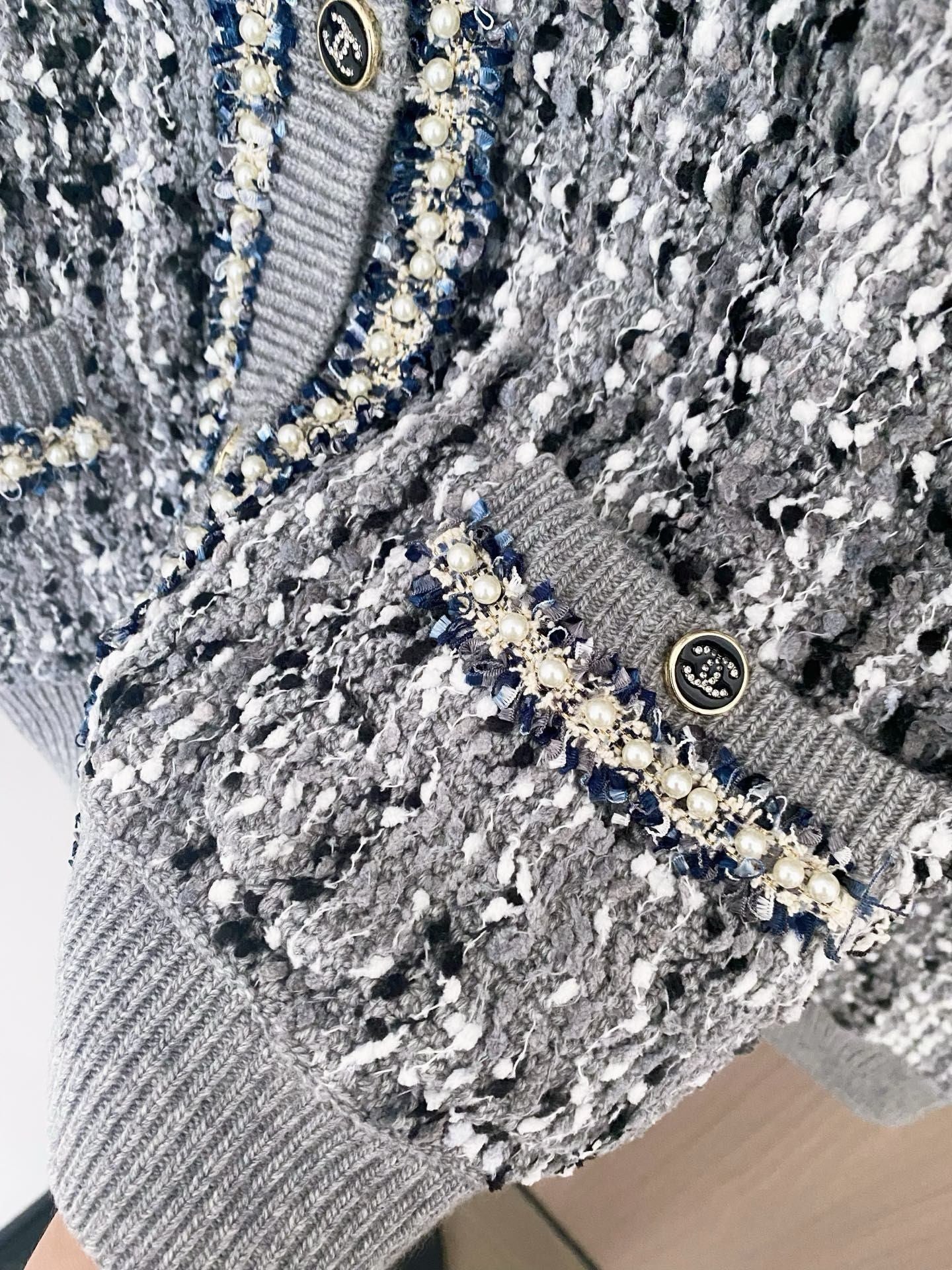 🔥HOT🔥25FW new cc logo pattern embellished cardigan