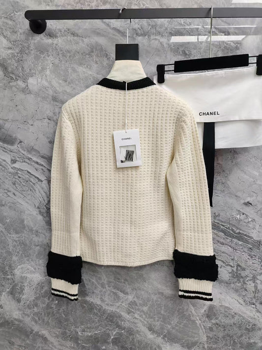 25FW New Black and white color-blocked wool knit cardigan
