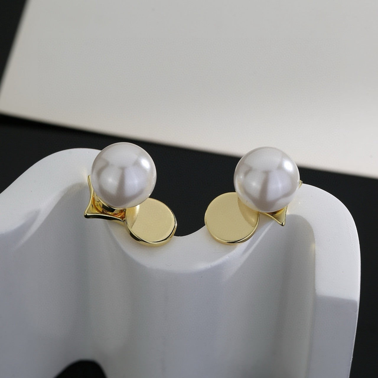 26SS Pearl Earrings