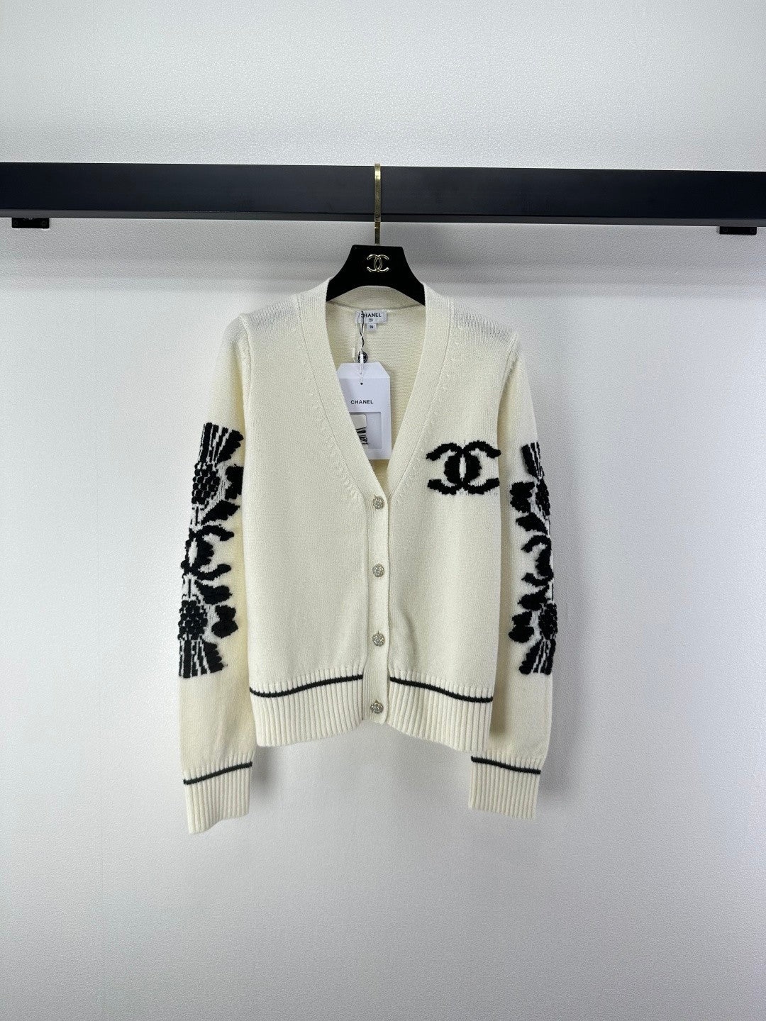 26SS NEW V-neck knitted cardigan