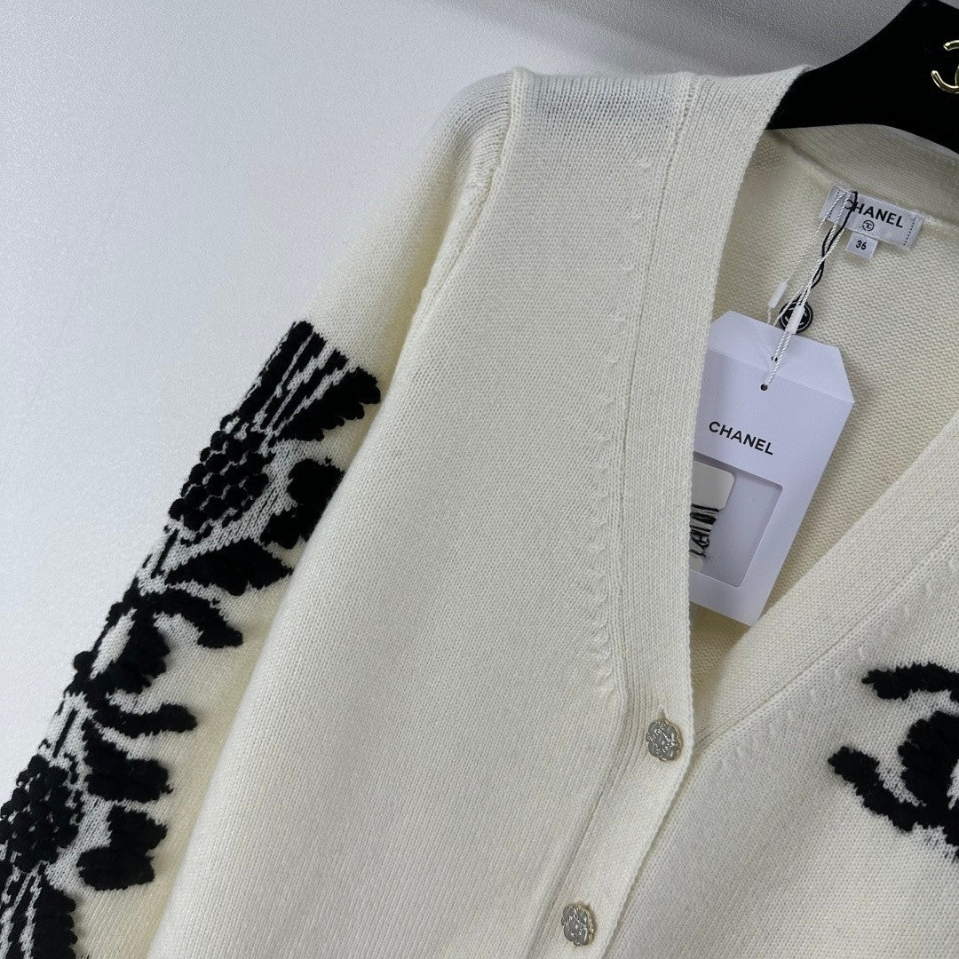 26SS NEW V-neck knitted cardigan
