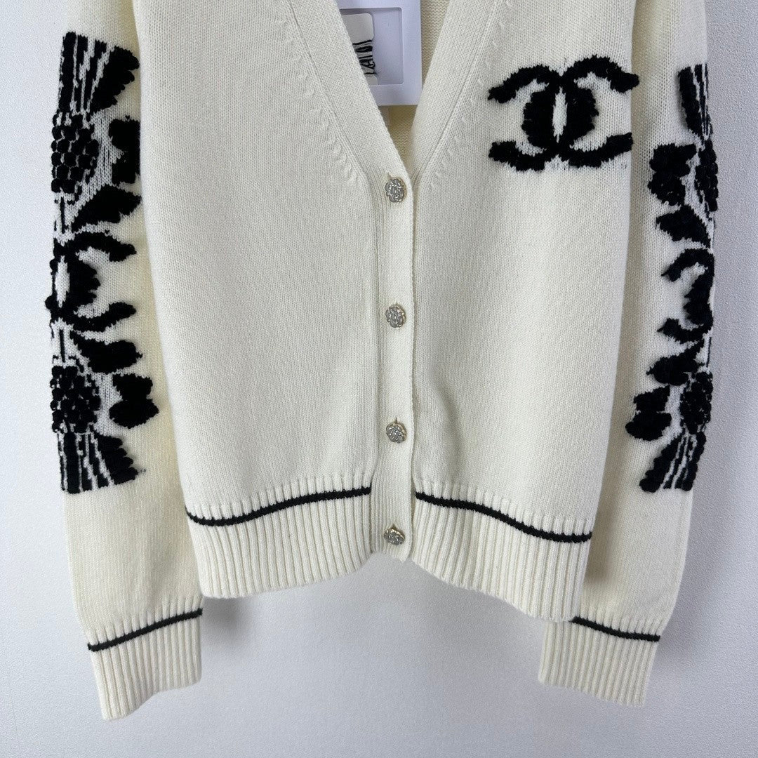 26SS NEW V-neck knitted cardigan