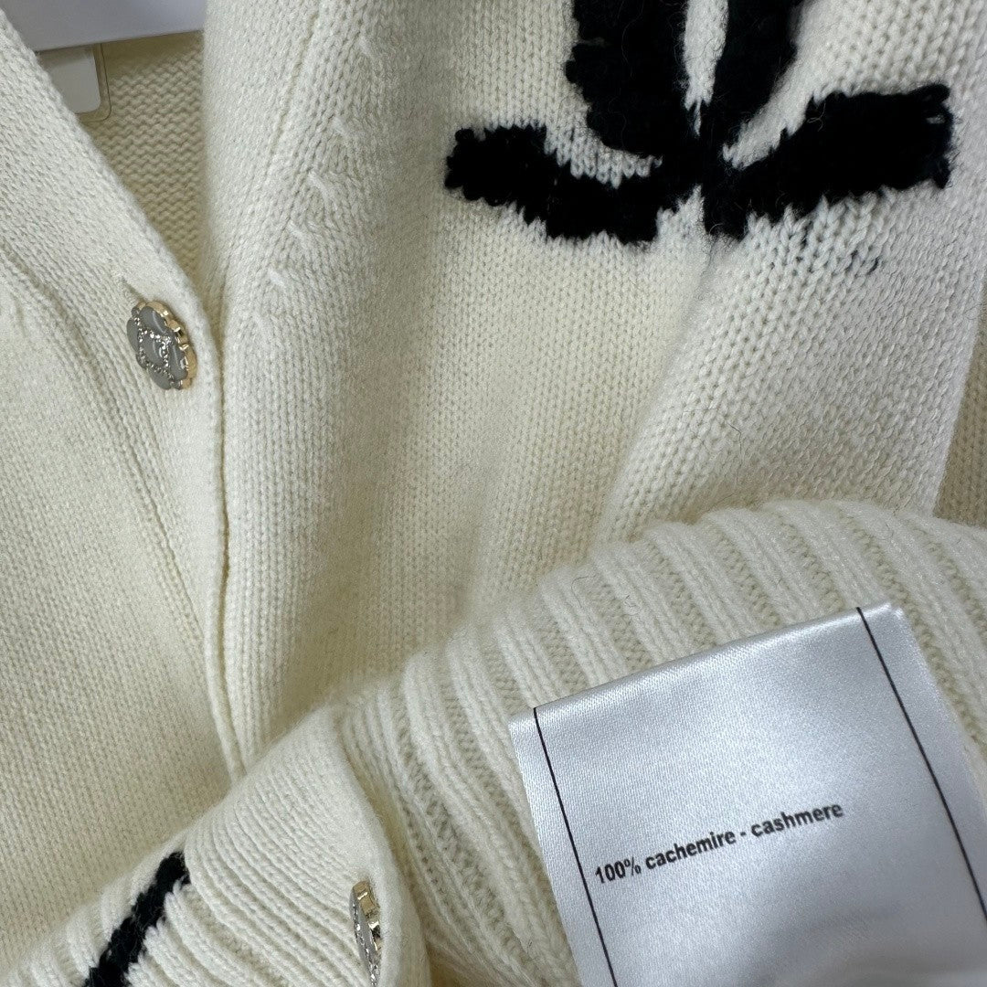 26SS NEW V-neck knitted cardigan