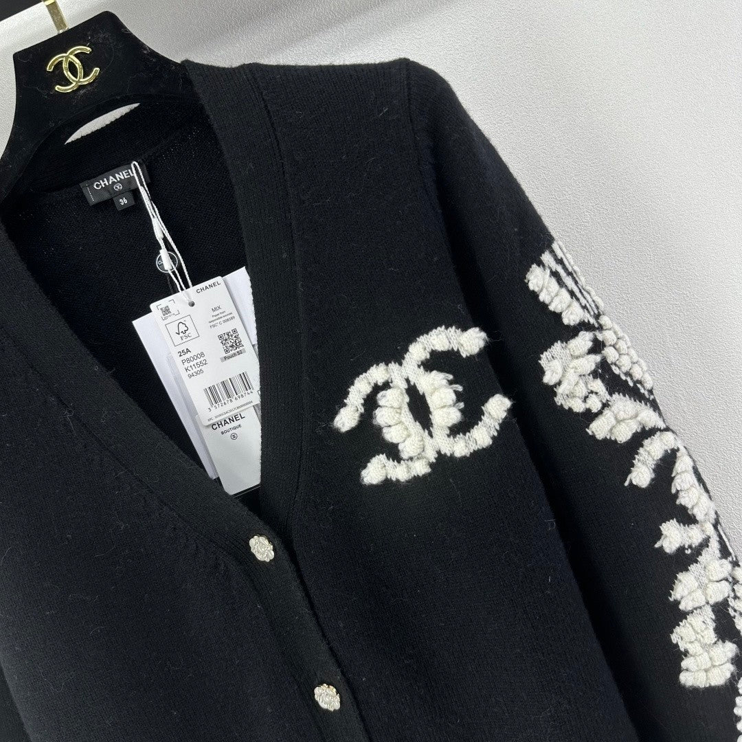 26SS NEW V-neck knitted cardigan