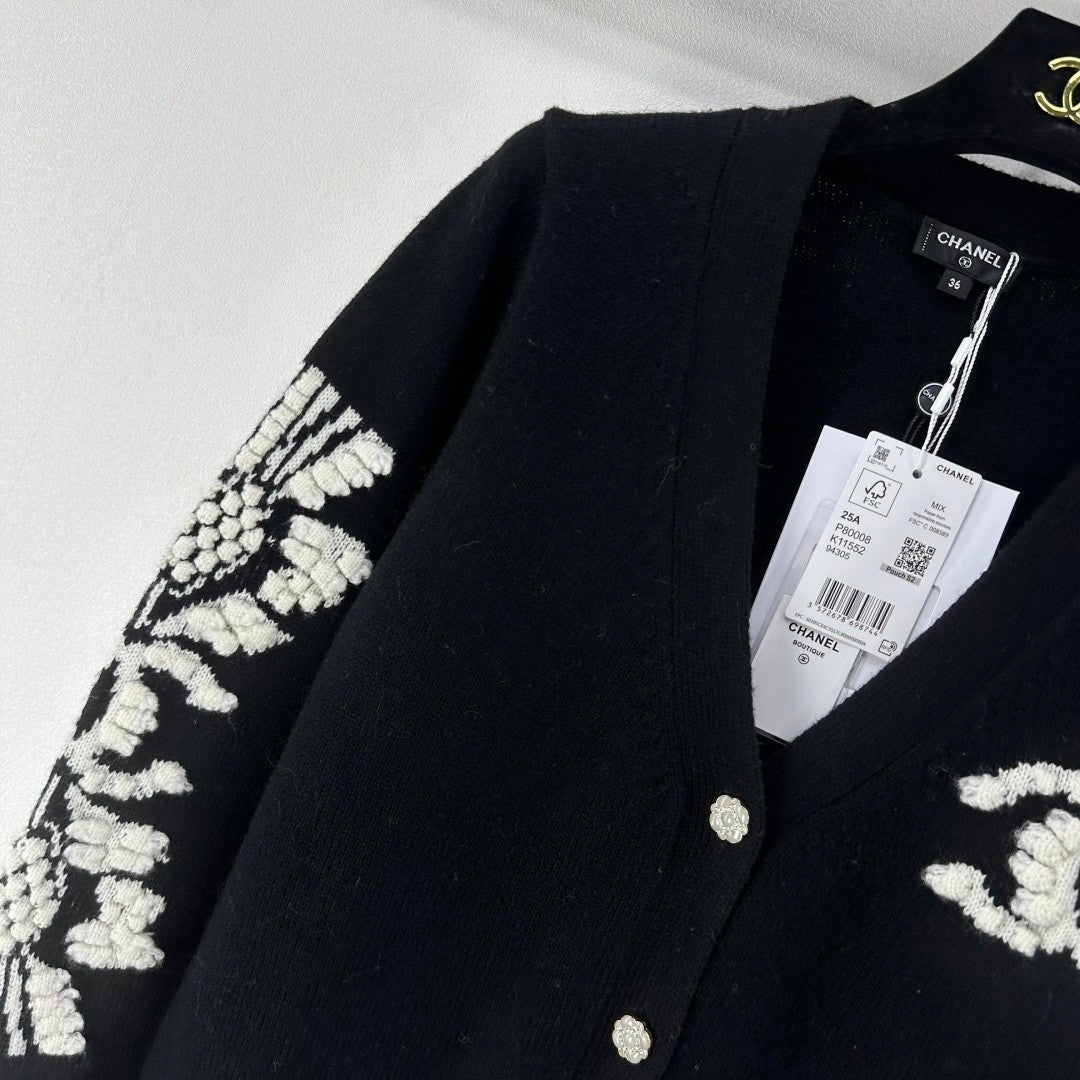 26SS NEW V-neck knitted cardigan