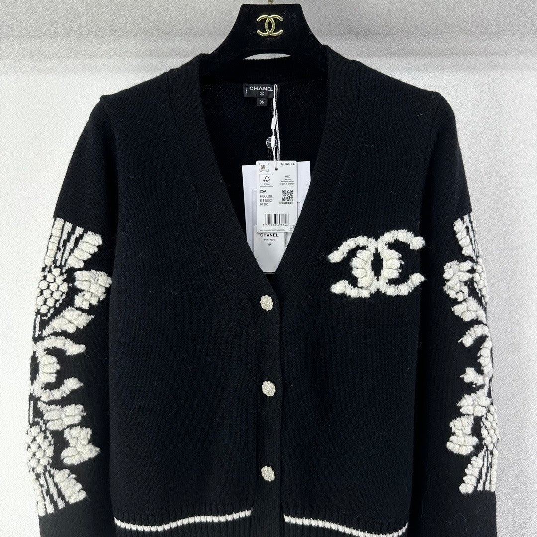 26SS NEW V-neck knitted cardigan