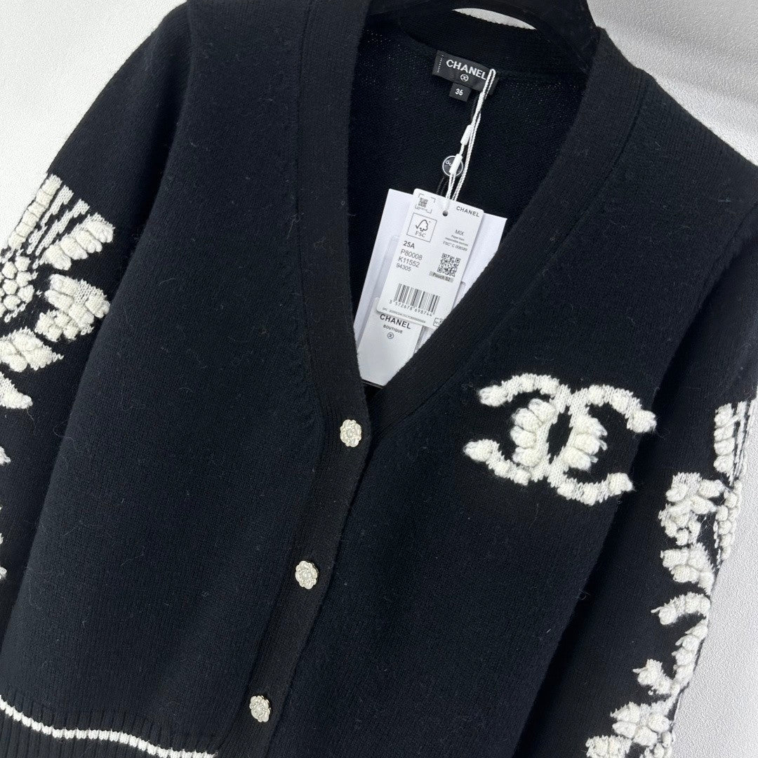 26SS NEW V-neck knitted cardigan