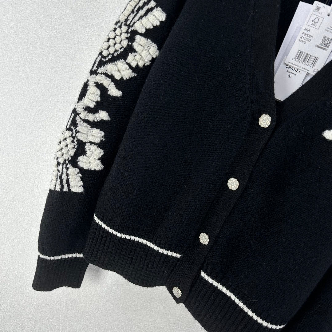26SS NEW V-neck knitted cardigan