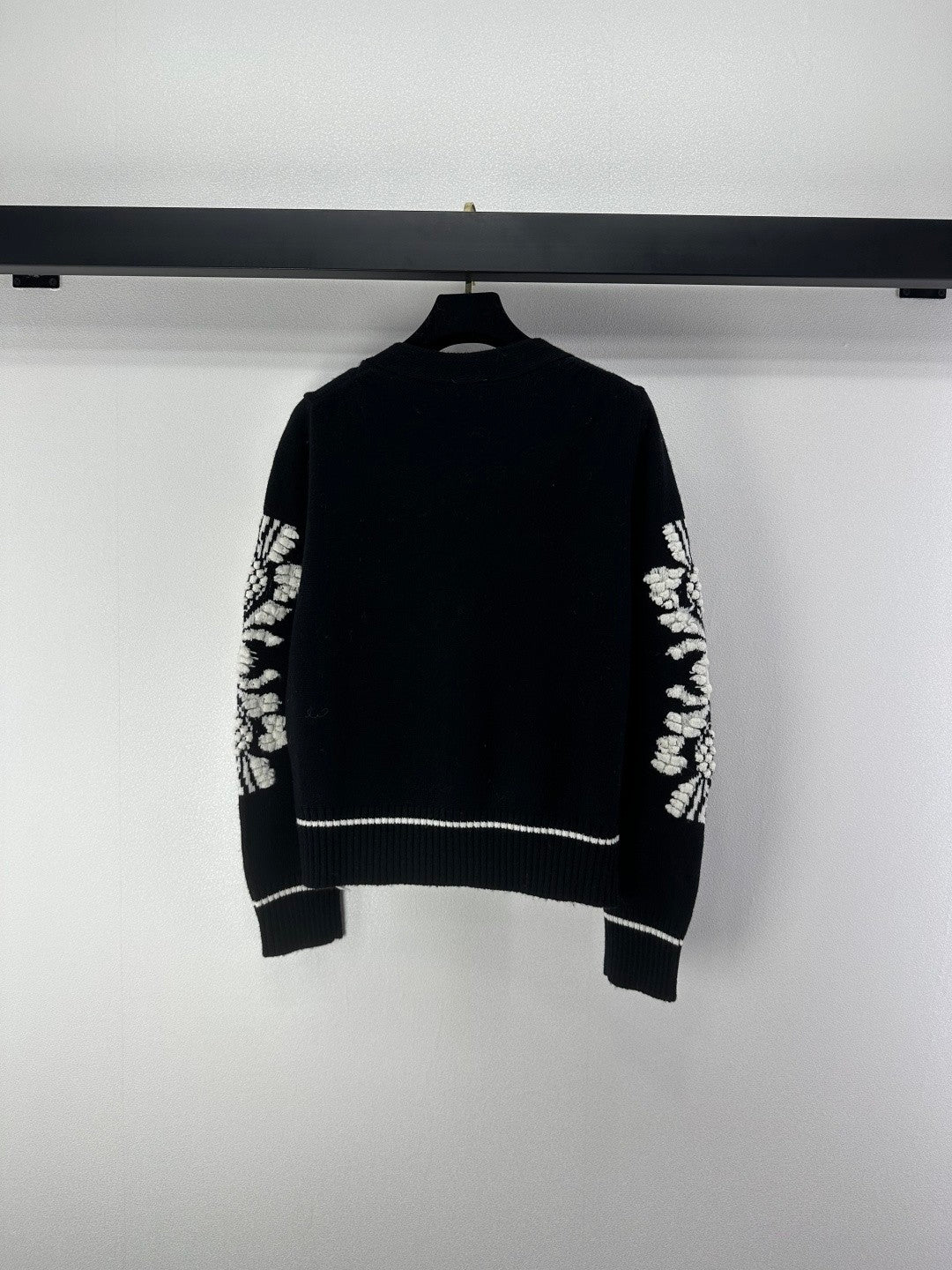 26SS NEW V-neck knitted cardigan
