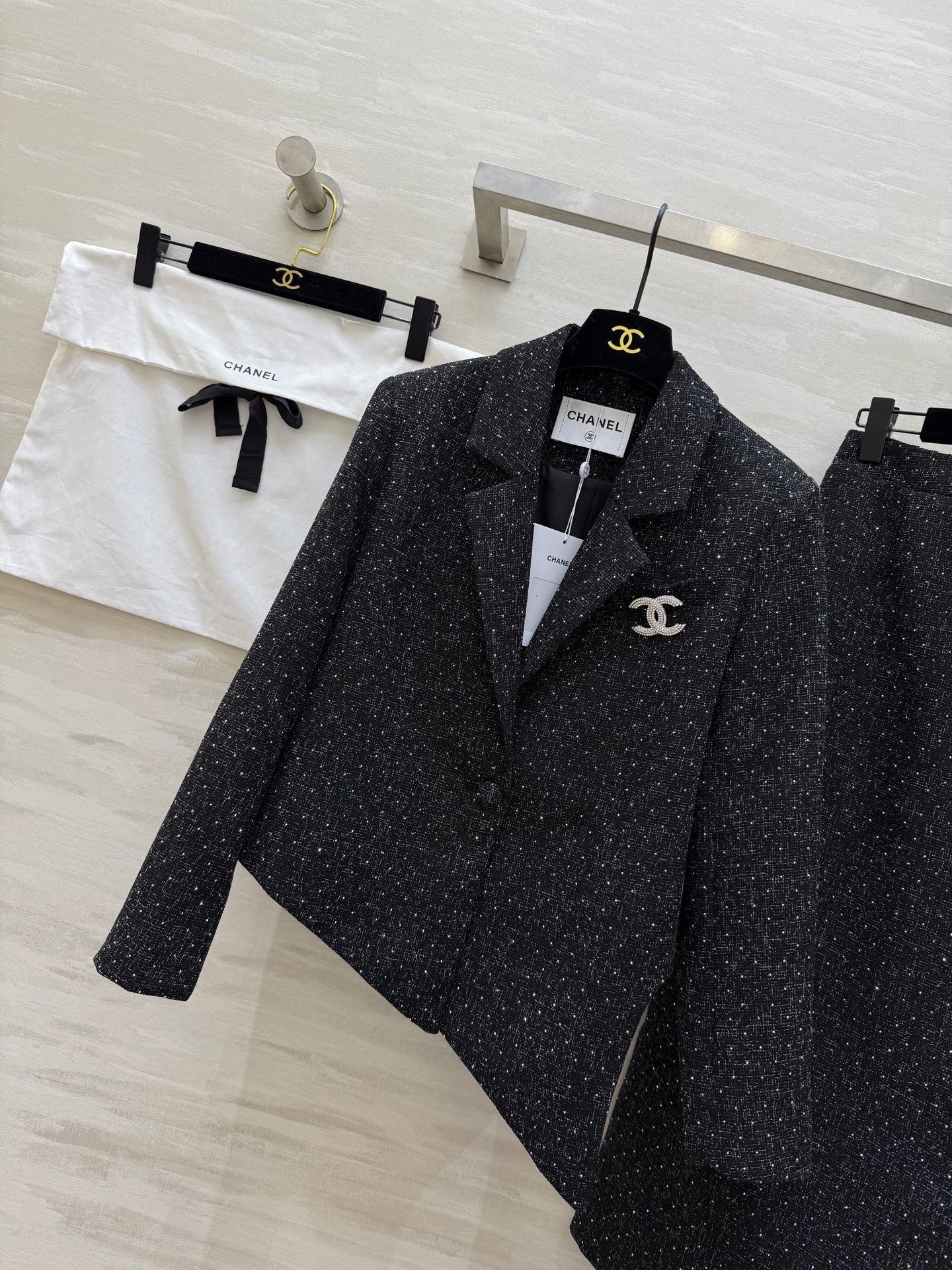 26SS NEUES Kostüm mit Rock