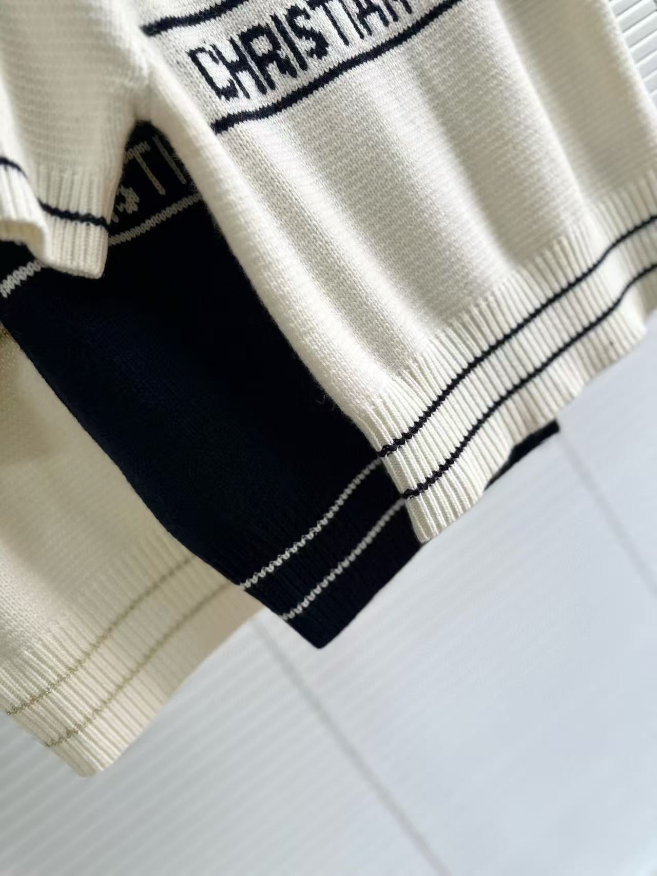 26SS NEU Handbestickter Glücksstern ⭐️ Kurzarm-Strickpullover