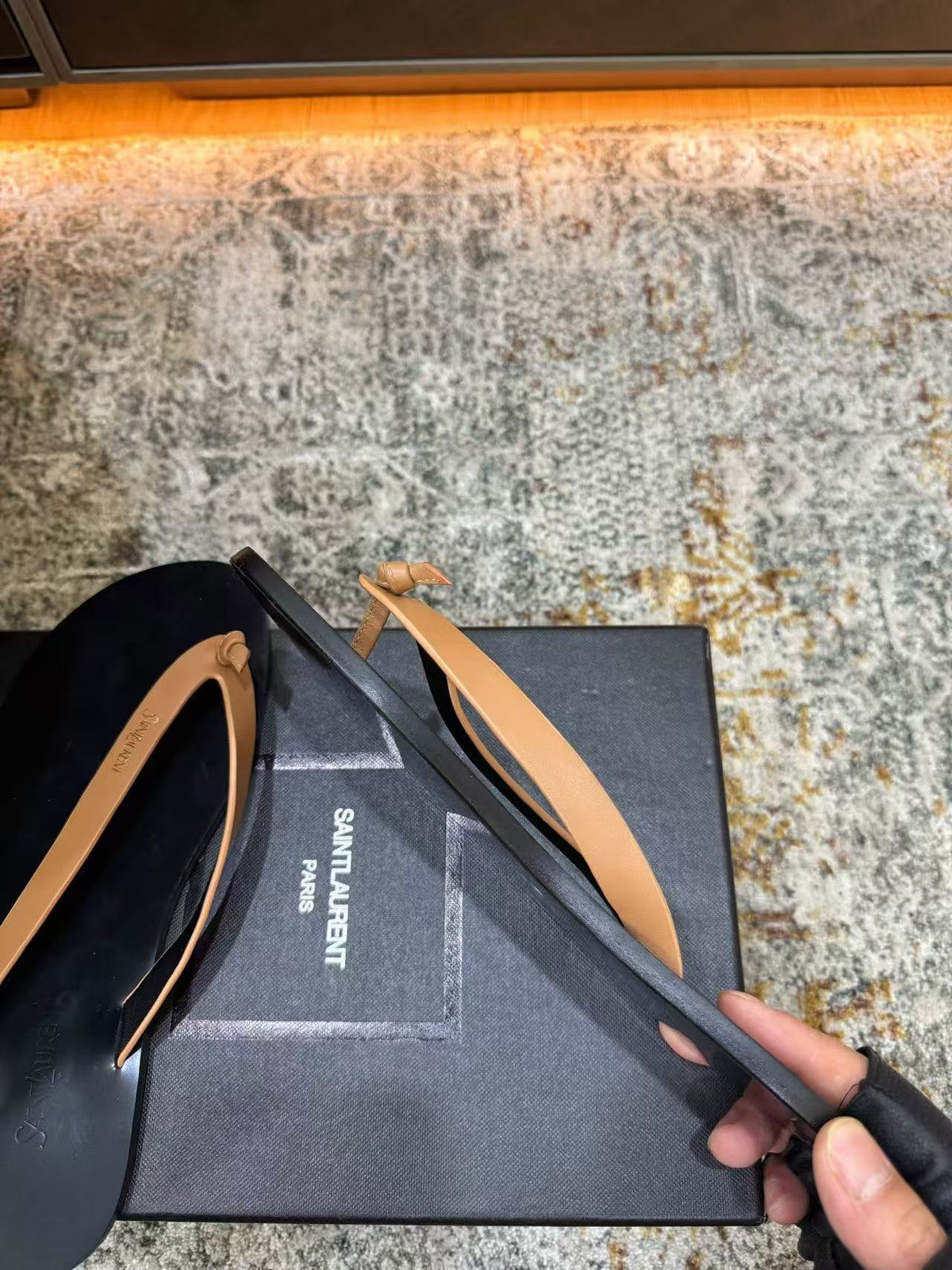 26FW New Casual Leather Flip-Flops