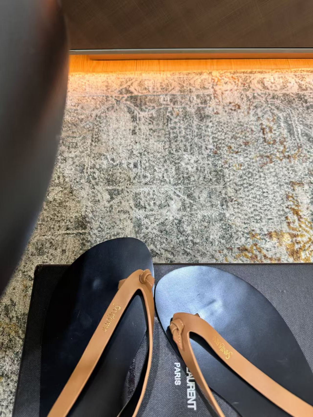 26FW New Casual Leather Flip-Flops