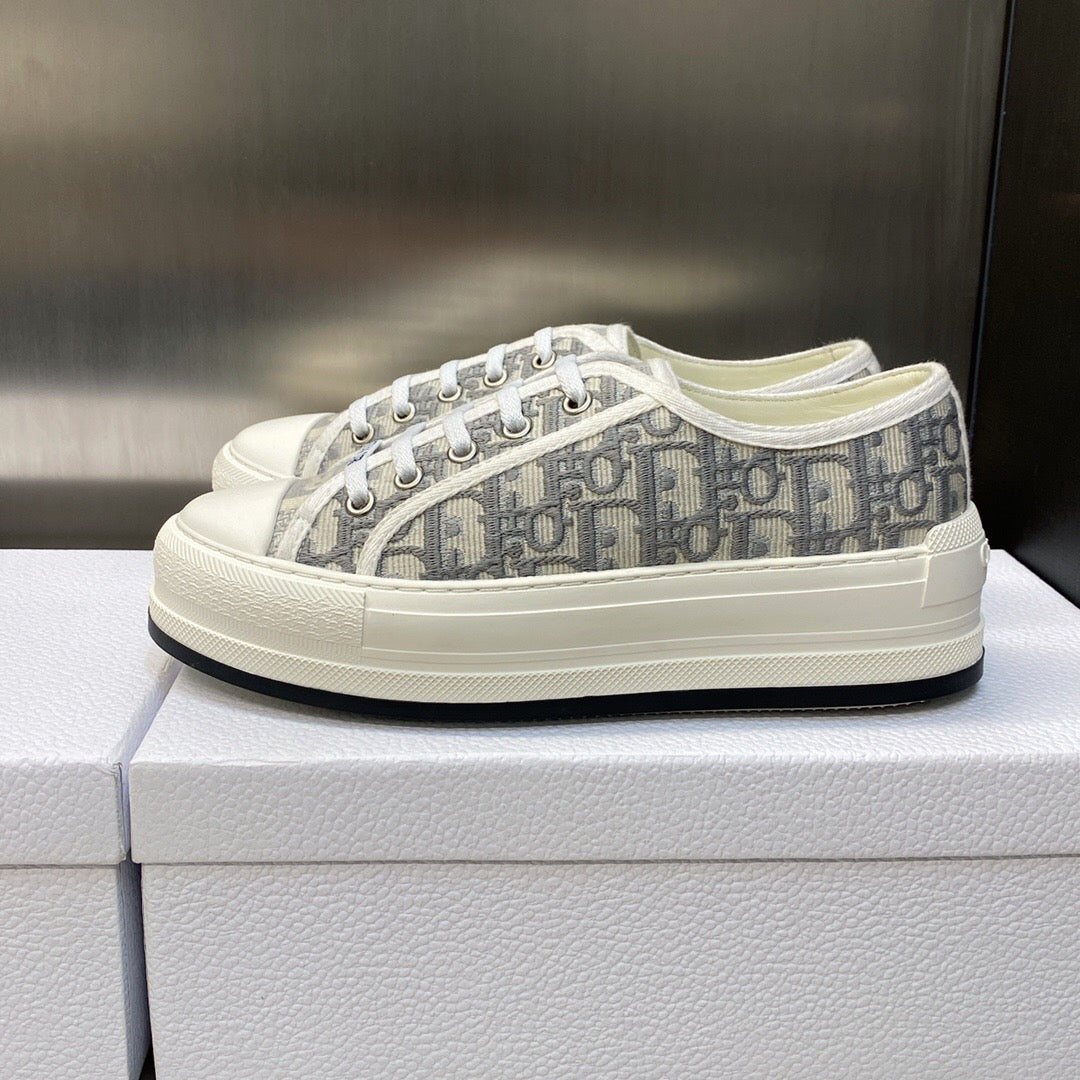 25FW NEW Embroidered Canvas Shoes