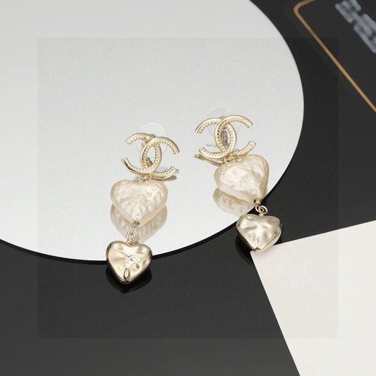 25FW New Trendy Heart-Shaped Earrings