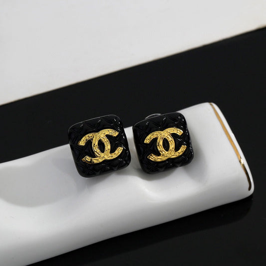 25FW NEW Square-shaped Stud Earrings
