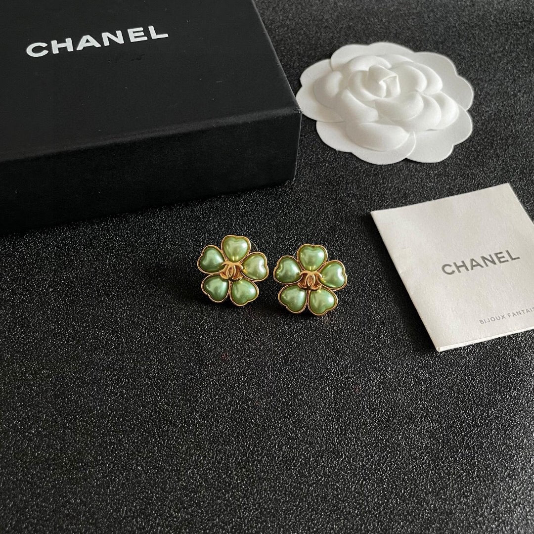 25FW NEU Filigrane Blumen-Ohrstecker