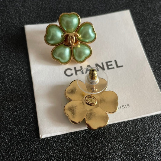 25FW NEW Exquisite Flower Stud Earrings