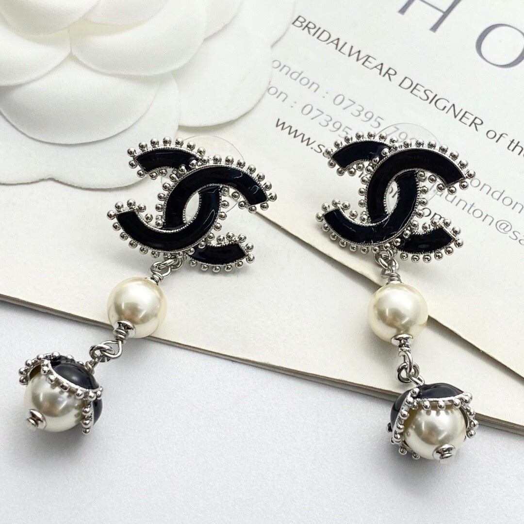 25FW NEU Exquisite Emaille-Ohrstecker