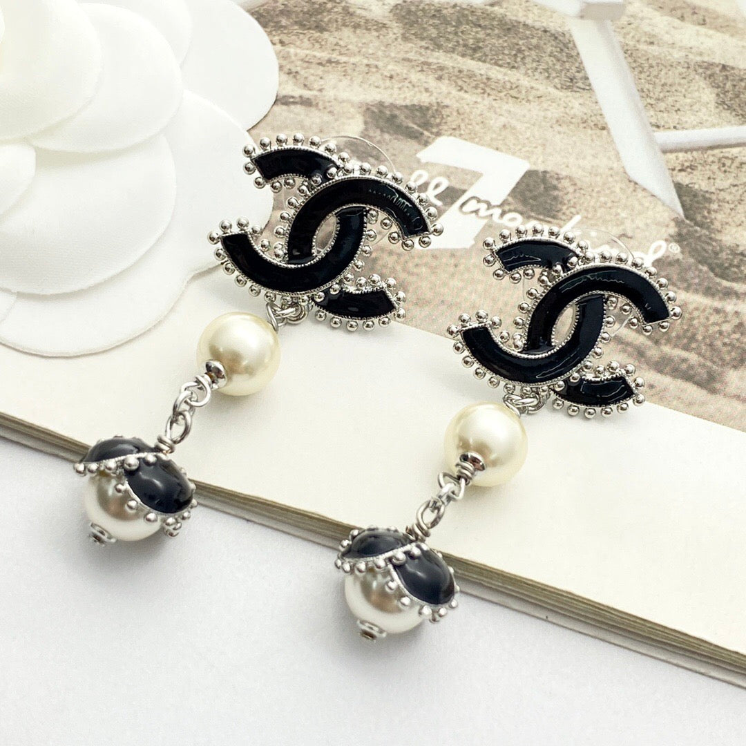 25FW NEU Exquisite Emaille-Ohrstecker