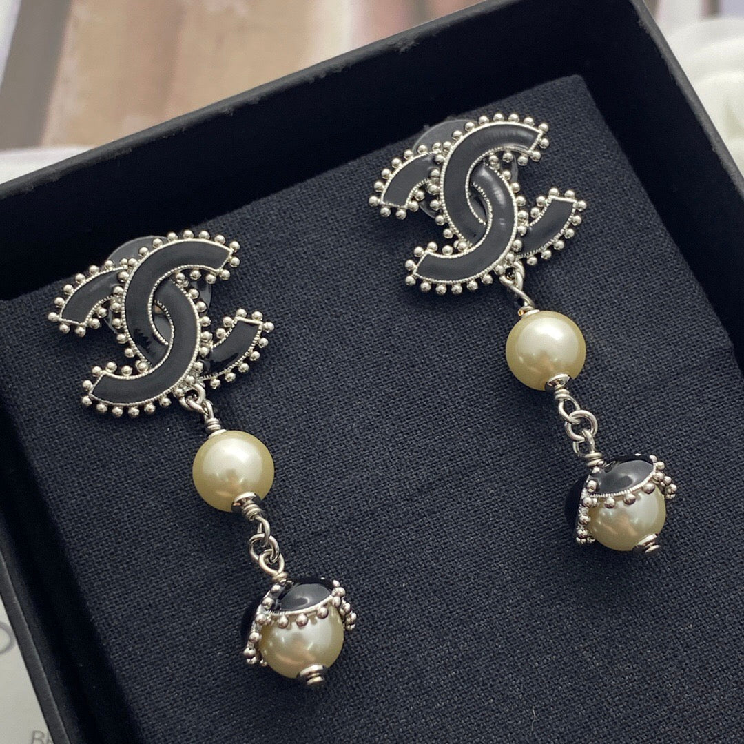 25FW NEU Exquisite Emaille-Ohrstecker