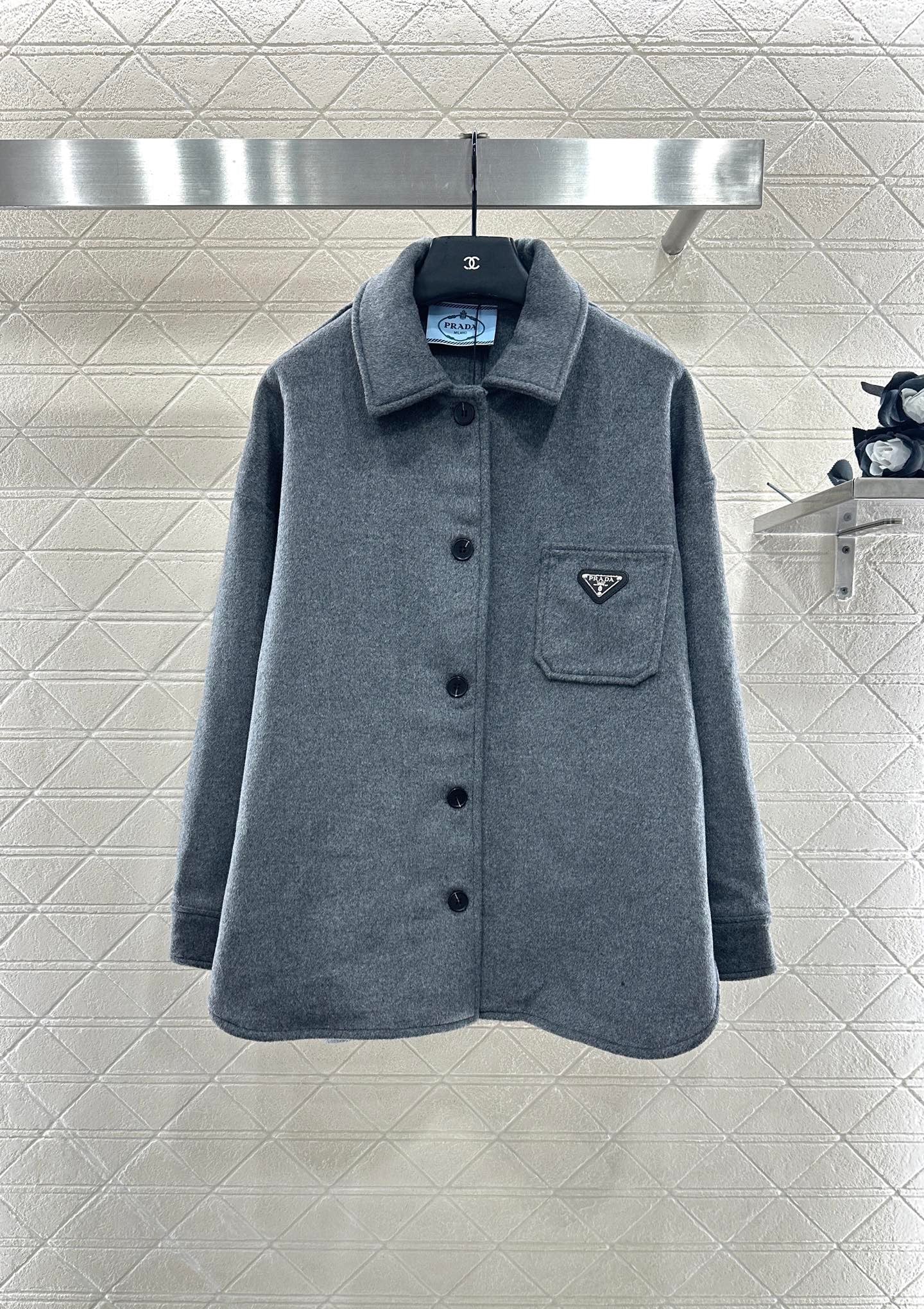 A stylish 25FW collared coat – a must-have for fashionistas.