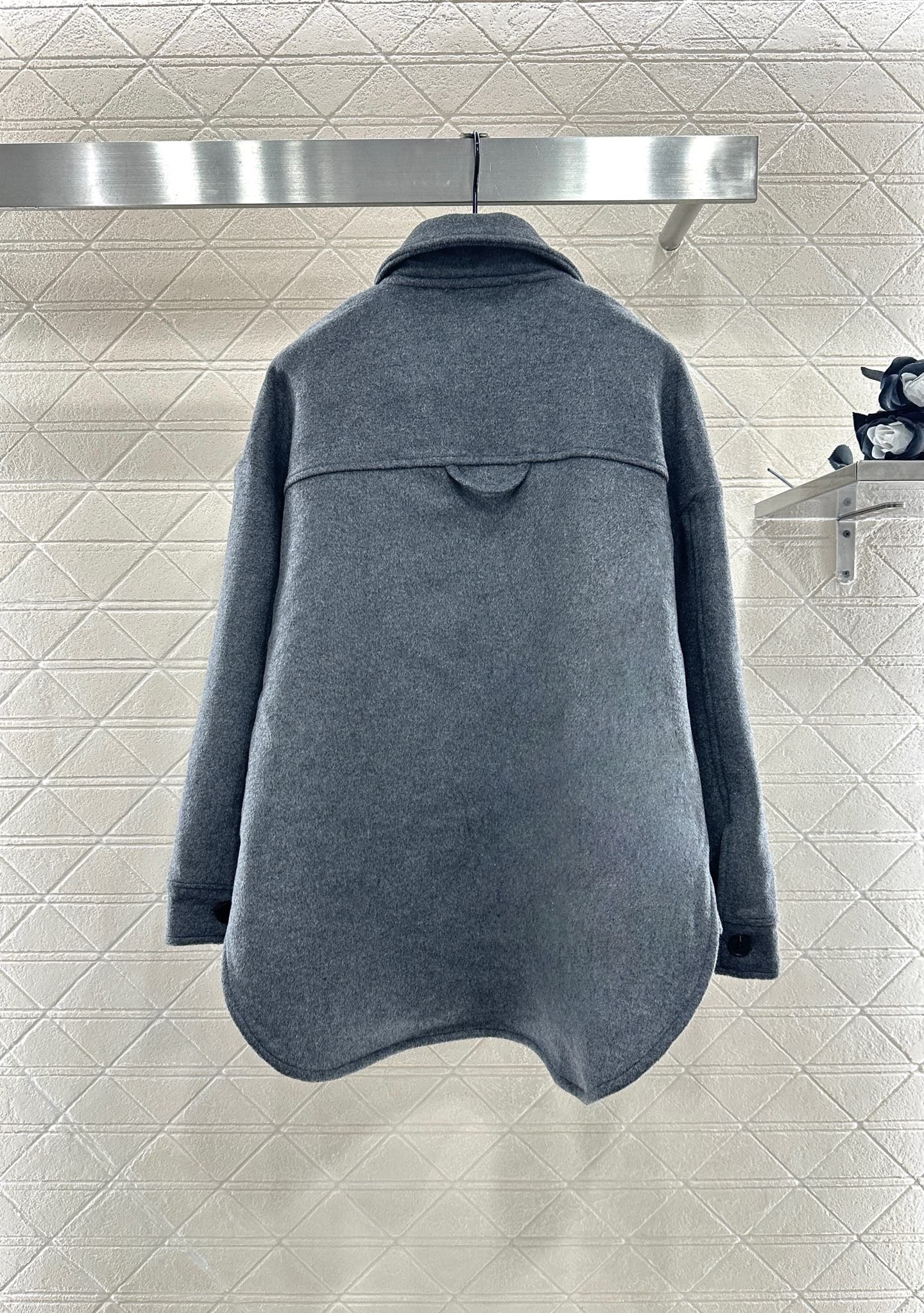 A stylish 25FW collared coat – a must-have for fashionistas.