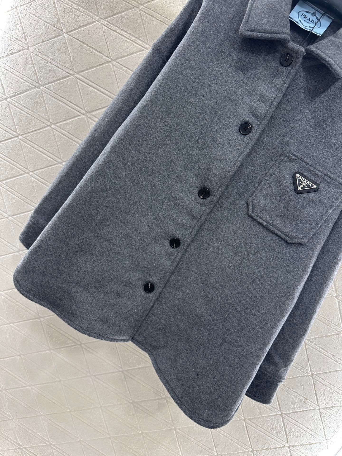 A stylish 25FW collared coat – a must-have for fashionistas.