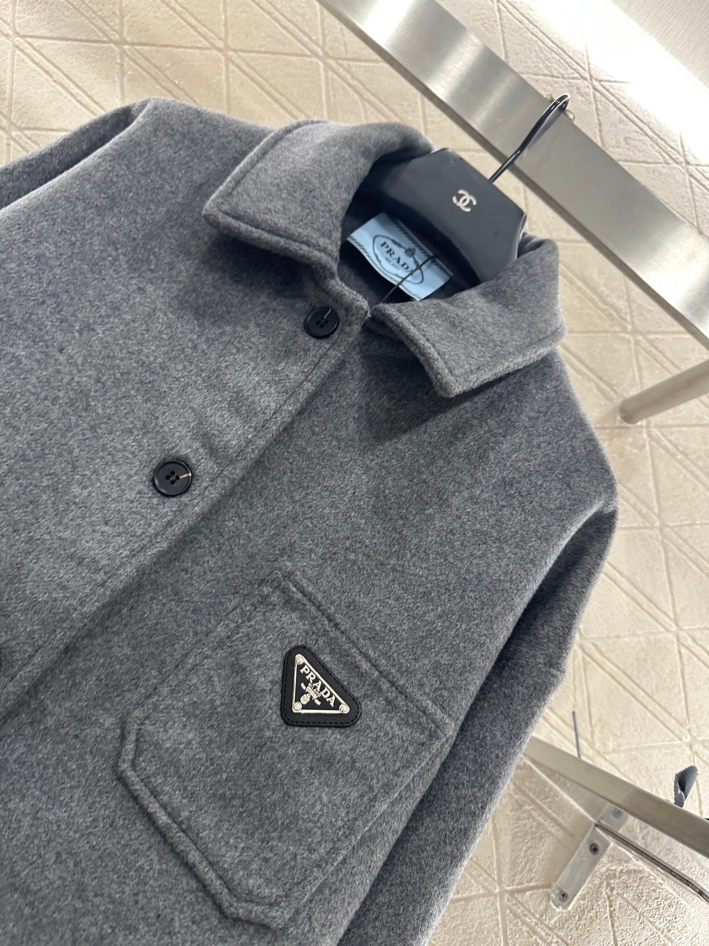 A stylish 25FW collared coat – a must-have for fashionistas.