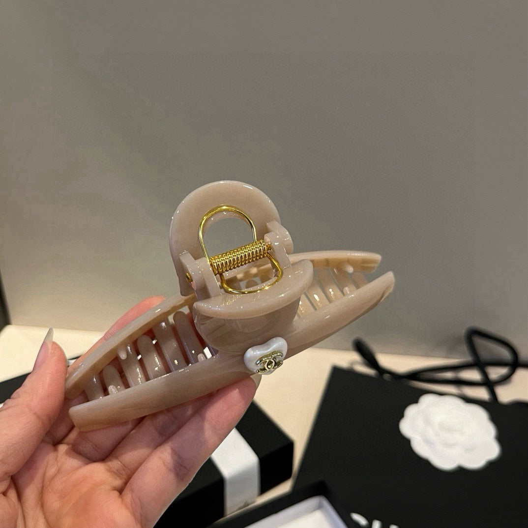 C letter hairpin (not shipped if purchased separately)