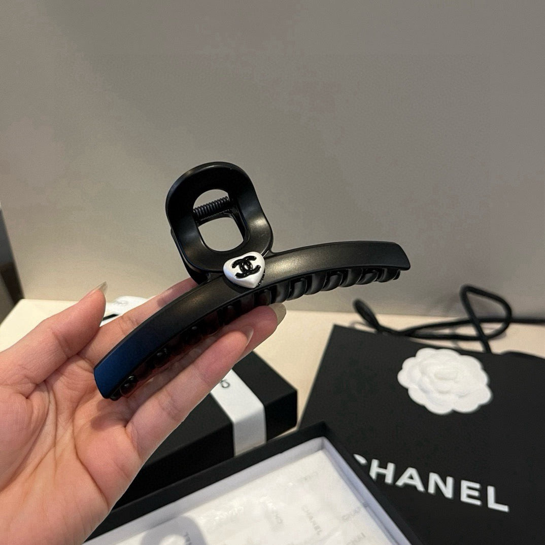 C letter hairpin (not shipped if purchased separately)