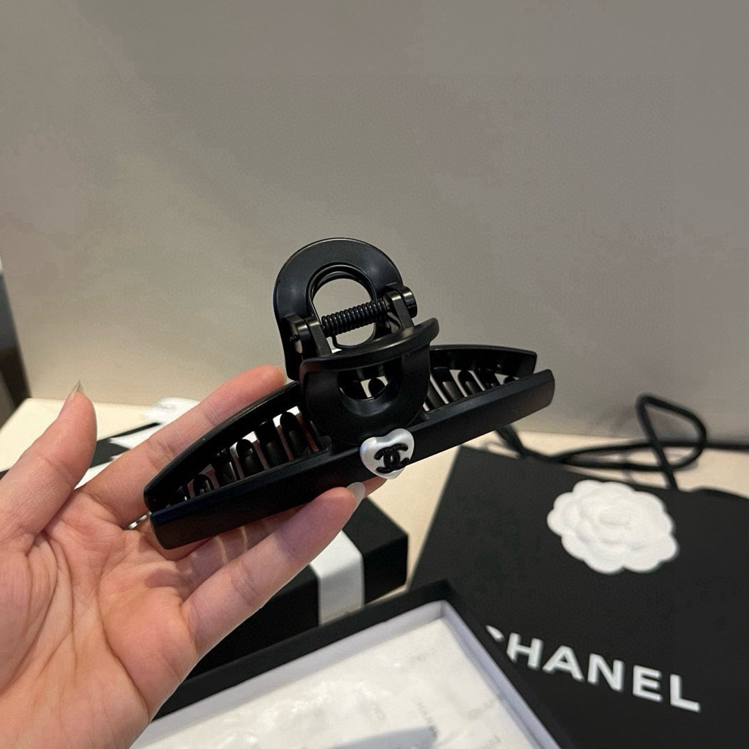 C letter hairpin (not shipped if purchased separately)