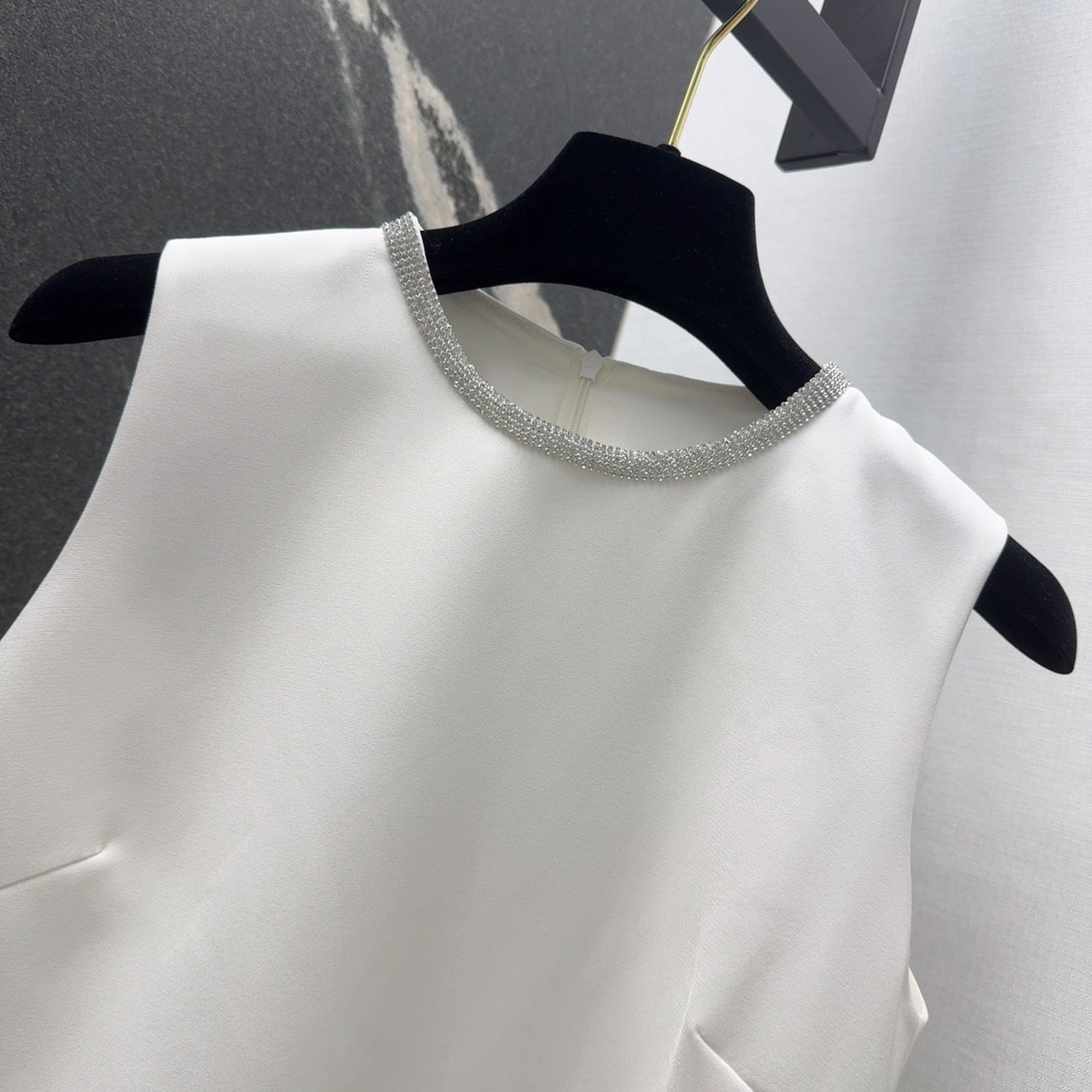 New diamond-embellished waistless design sleeveless dress