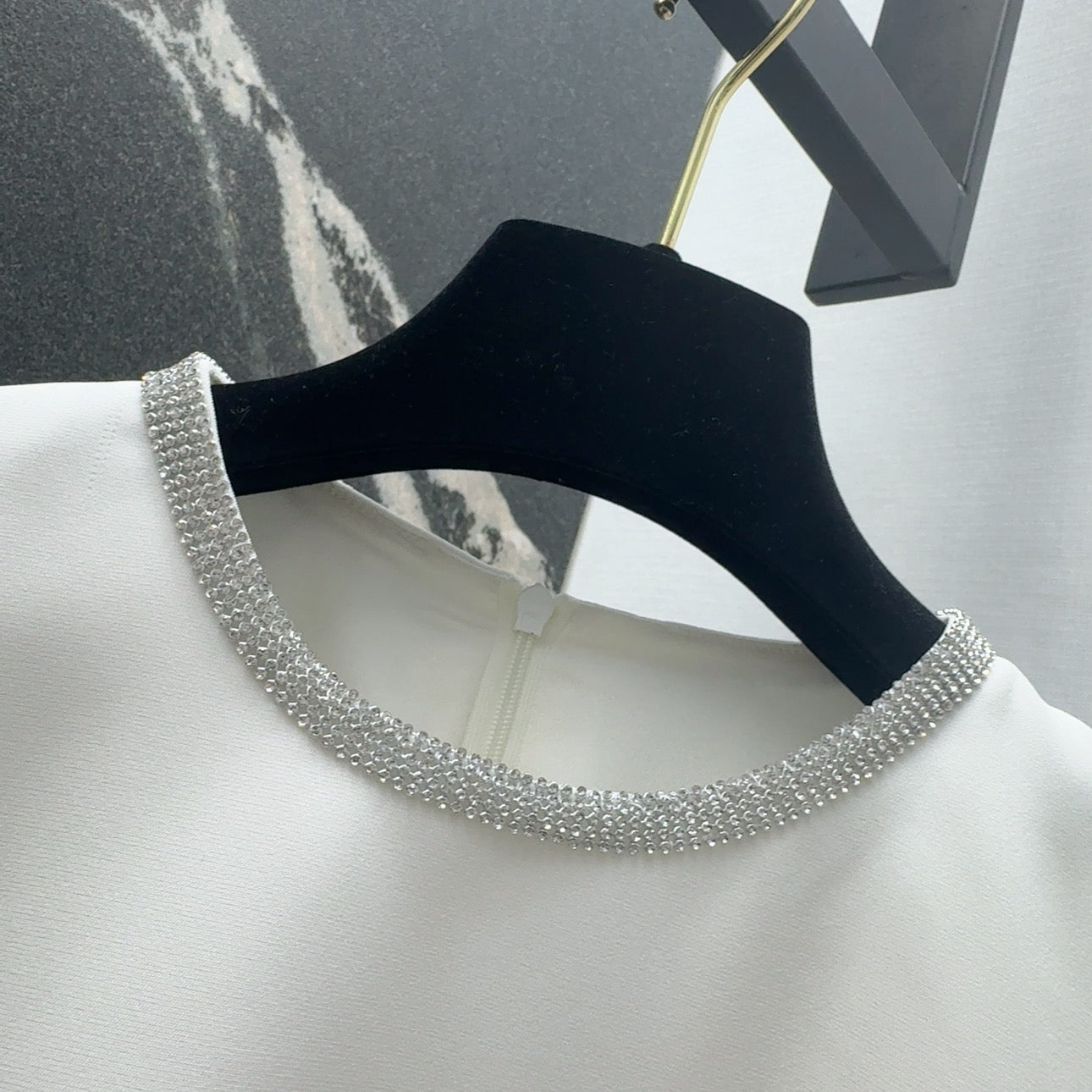 New diamond-embellished waistless design sleeveless dress