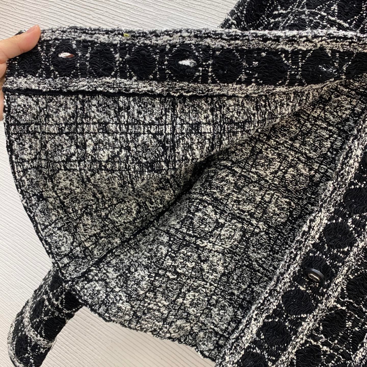 25FW rhombus letter logo button double pocket knitted cardigan and skirt suit