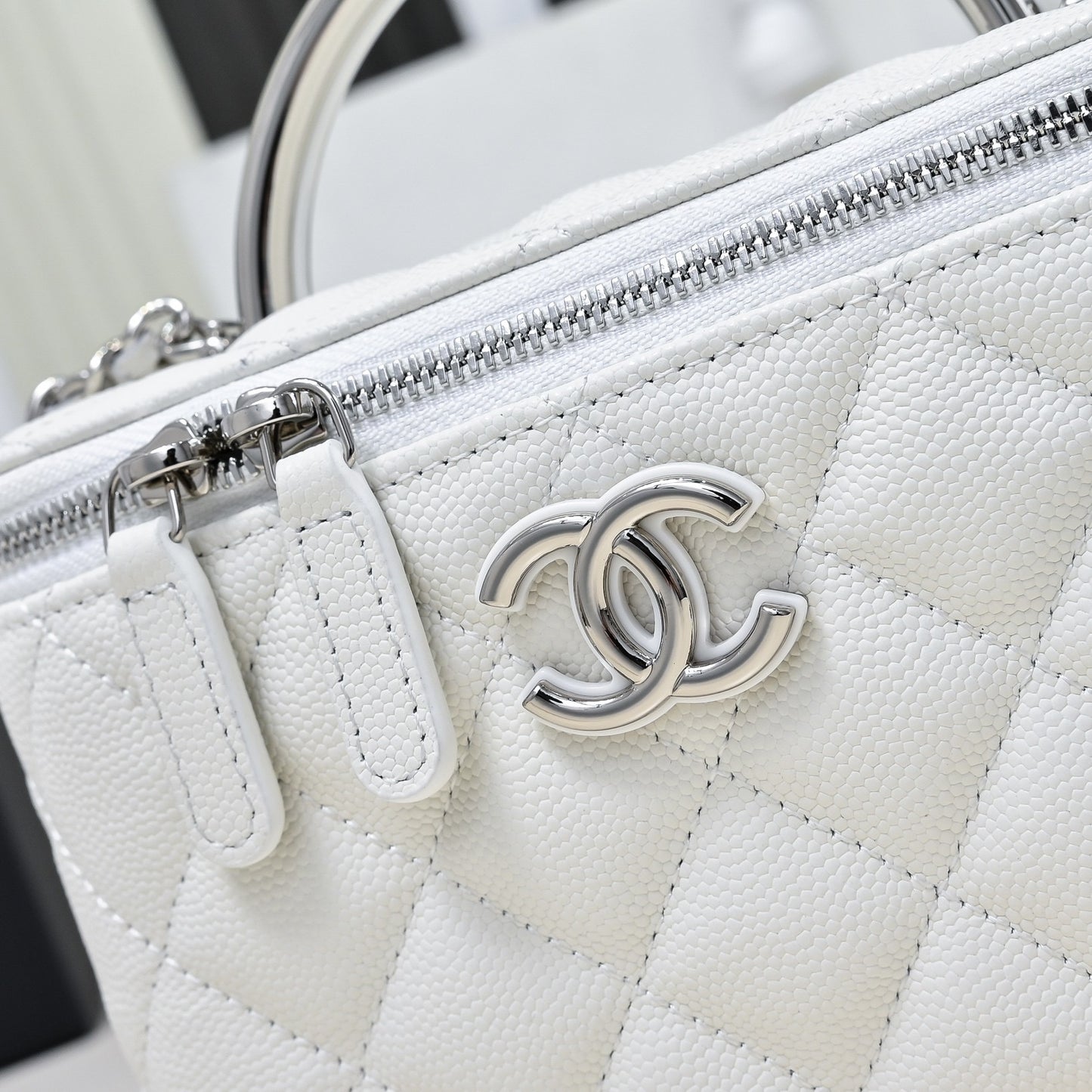 25 new style silver handle cosmetic bag