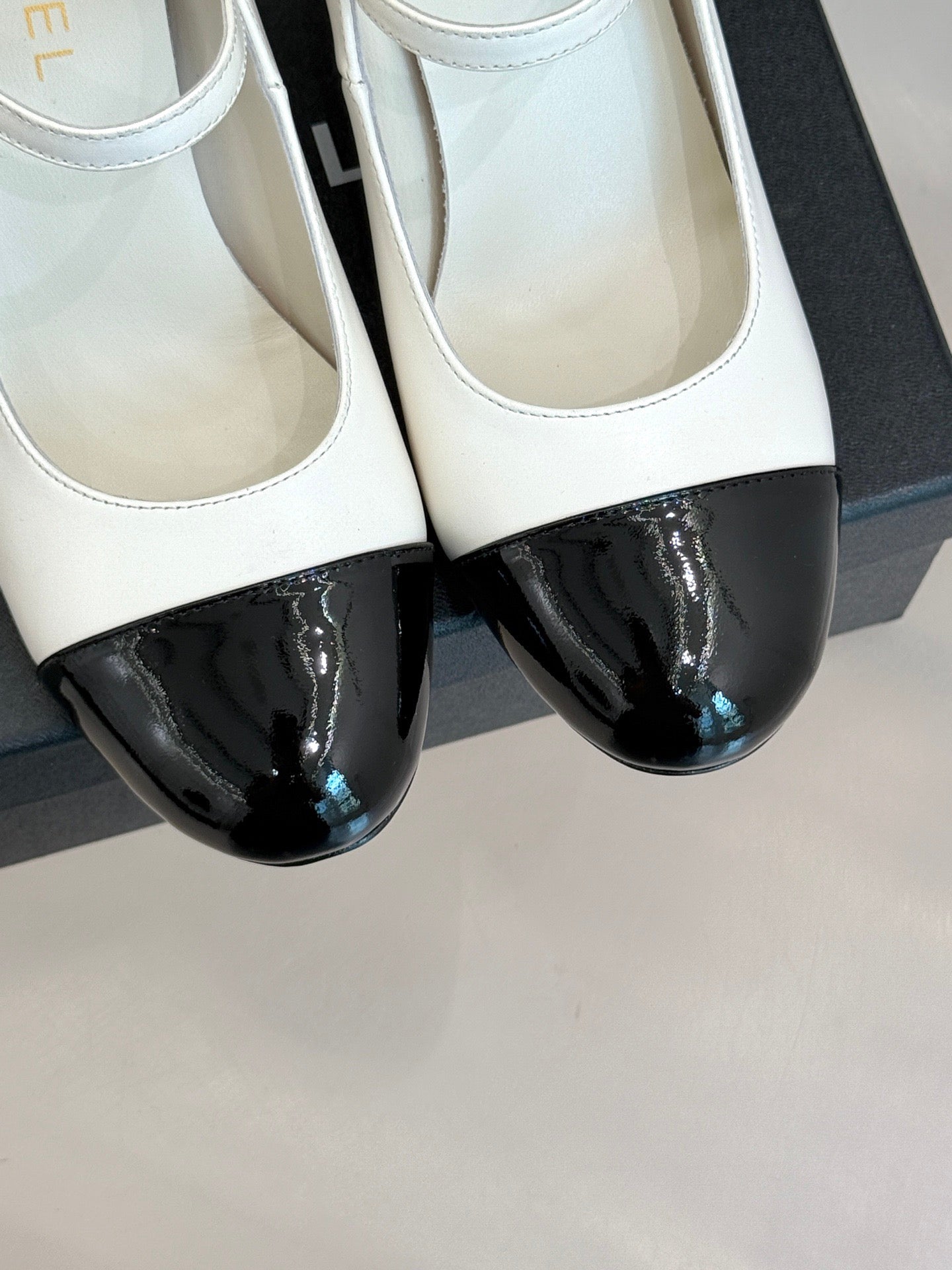 25A new autumn and winter giant pearl heel Mary Jane shoes (height: 7cm)