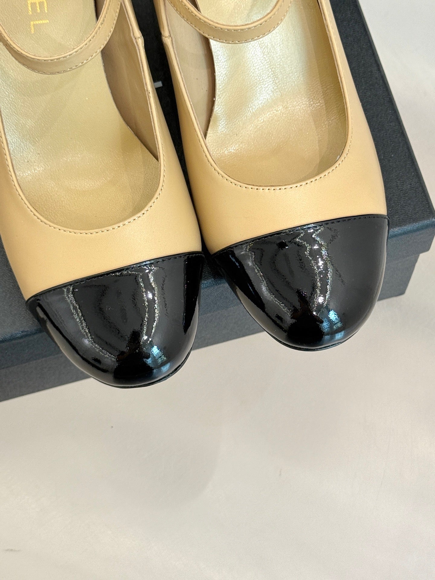 25A new autumn and winter giant pearl heel Mary Jane shoes (height: 7cm)