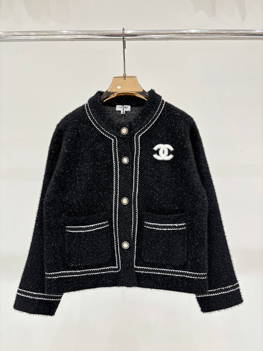 25FW NEW style round neck letter logo three-dimensional patch simple metal buckle knitted cardigan