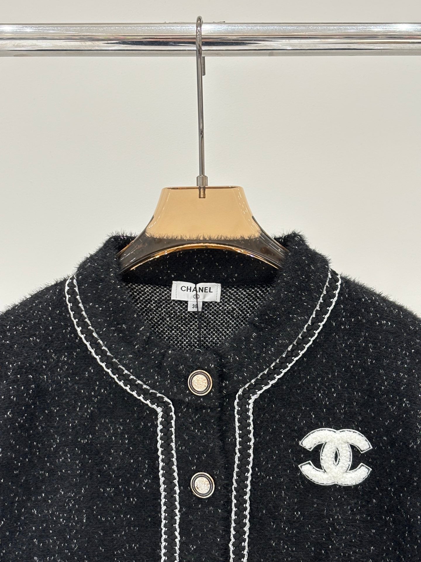 25FW NEW style round neck letter logo three-dimensional patch simple metal buckle knitted cardigan